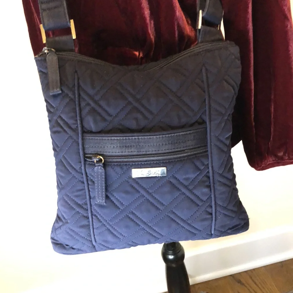 VERA BRADLEY Navy Blue Quilted Convertible Crossbody Shoulderbag - Picture 14 of 15